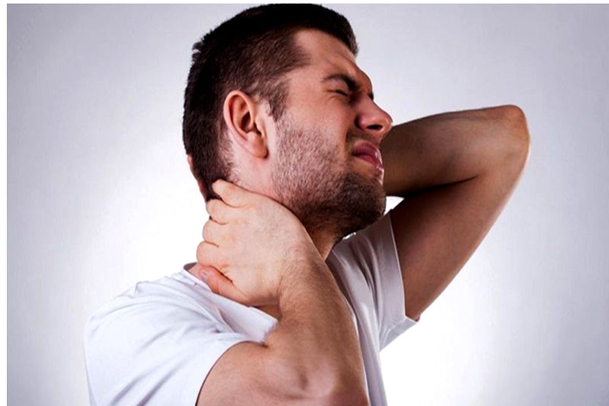 گردن درد و گودی کمر: دلایل، علائم و راهکارهای درمانی