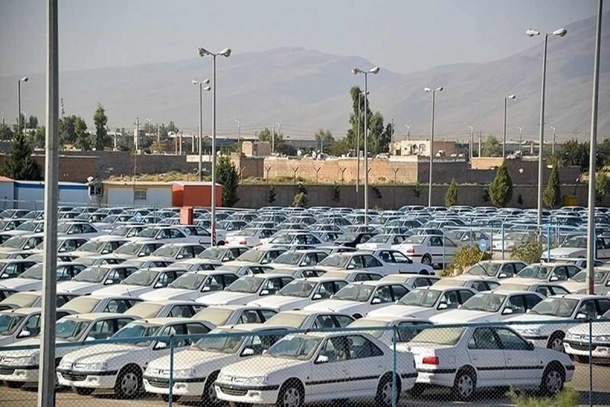 رشد قیمت خودرو در بازار امروز ۲۹ اسفند ۱۴۰۱ / قیمت پژو ۲۰۶ به ۵۸۵ میلیون تومان رسید
