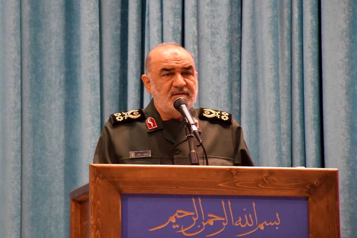 فرمانده کل سپاه: دشمن سرمایه‌ای برای شکست ایران ندارد و دست به دامان چند فرد بی‌هویت شده است