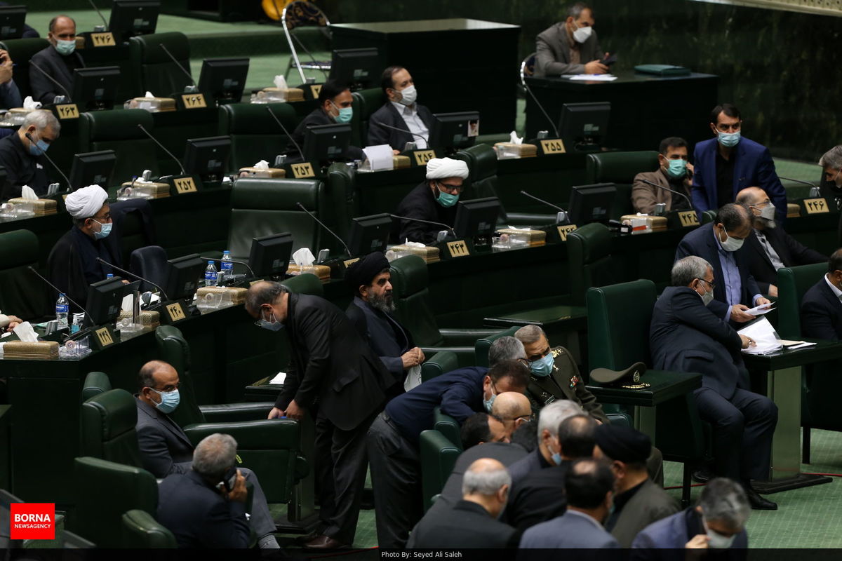 اعتراض ۶۰  نماینده به عدم پاسخ‌گویی قالیباف/ نمایندگان برای مانع‌زدایی از طرح تنظیم‌ مقررات فضای مجازی جلسه تشکیل می دهند