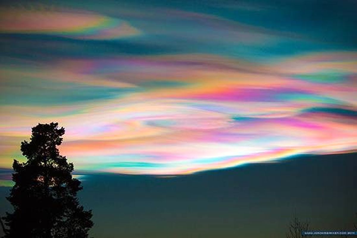 تصویری شگفت انگیز از ابرهای عجیب در آسمان