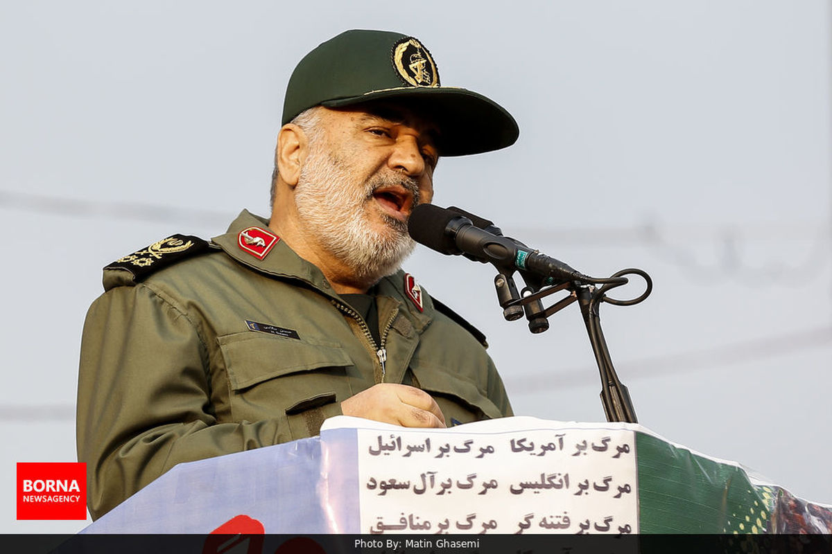 فرمانده کل سپاه: دشمن با جنگ رسانه‌ای می‌خواست ایران را کشوری نا امن و مردم را در مقابل نظام قرار دهد