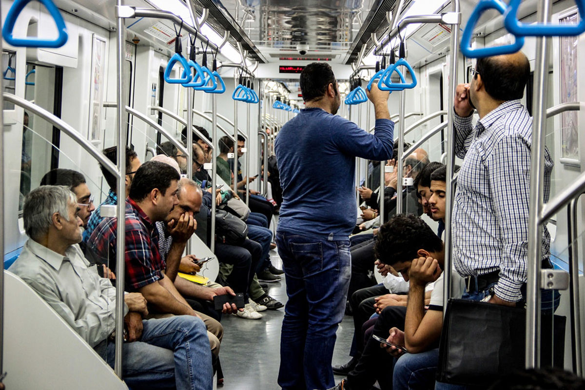سرویس‌دهی متروی تهران به بازدیدکنندگان نمایشگاه خودرو در شهر آفتاب
