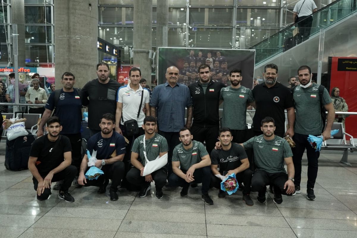 بازگشت قهرمانان  کشتی فرنگی به ایران