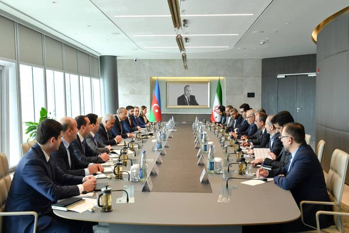 روزهای پرکار وزیر نفت در باکو/ از امضای تفاهم‌نامه تا مذاکره با اروپایی‌ها