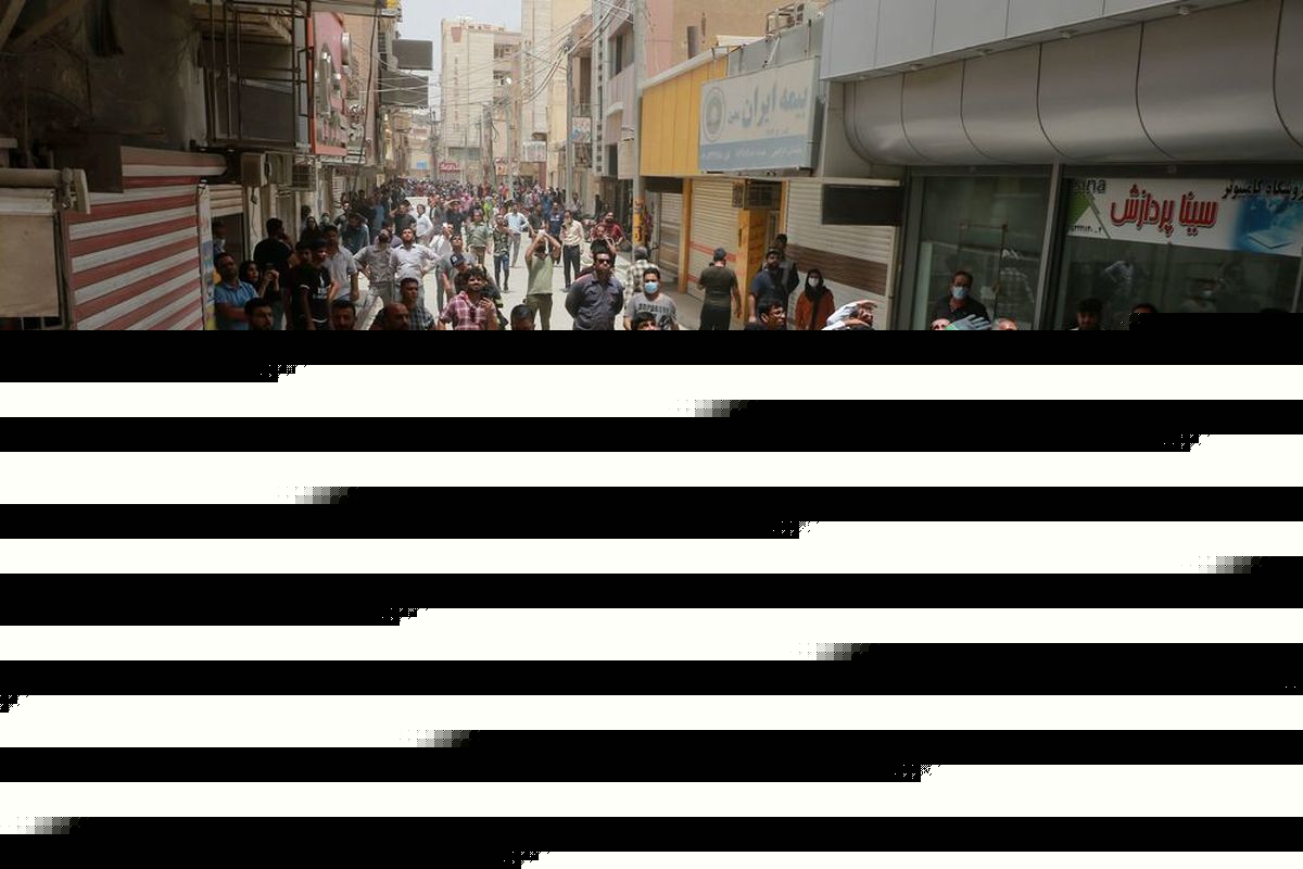 ۳۲ نفر از آوار ریزش ساختمان متروپل نجات یافتند