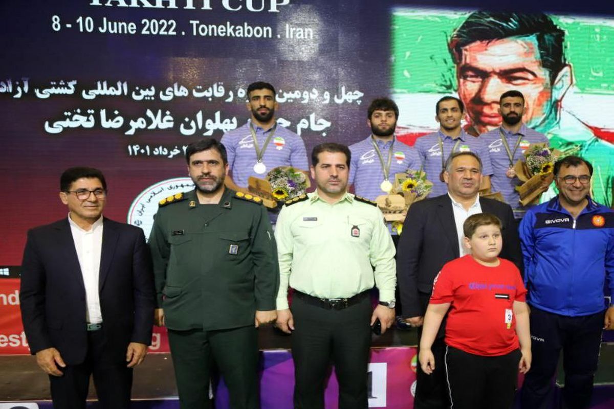 کسب ۴ مدال نقره توسط کشتی‌گیران لرستانی در جام تختی