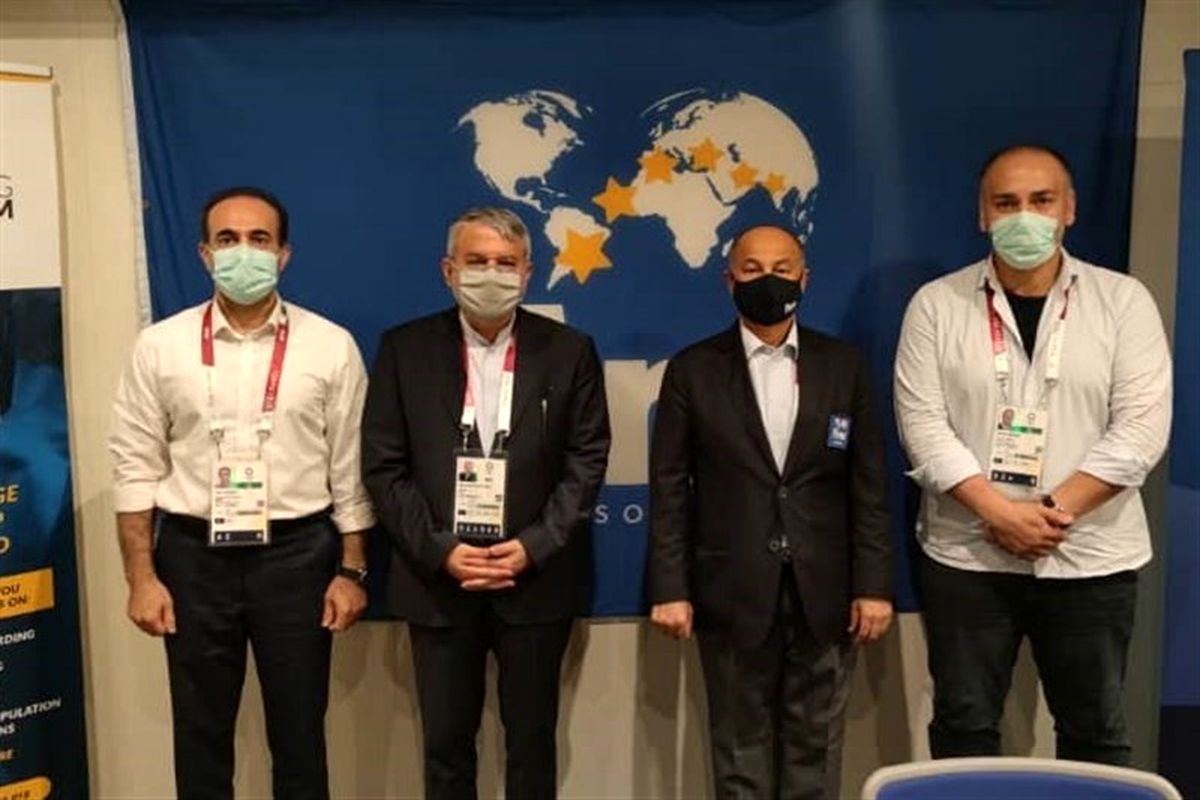 حسین المسلم با نونهالان شنا دیدار کرد