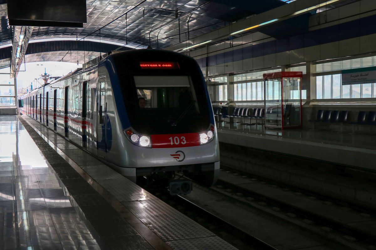 شهر مهاجرپذیر کمالشهر نیاز به افتتاح ایستگاه مترو دارد