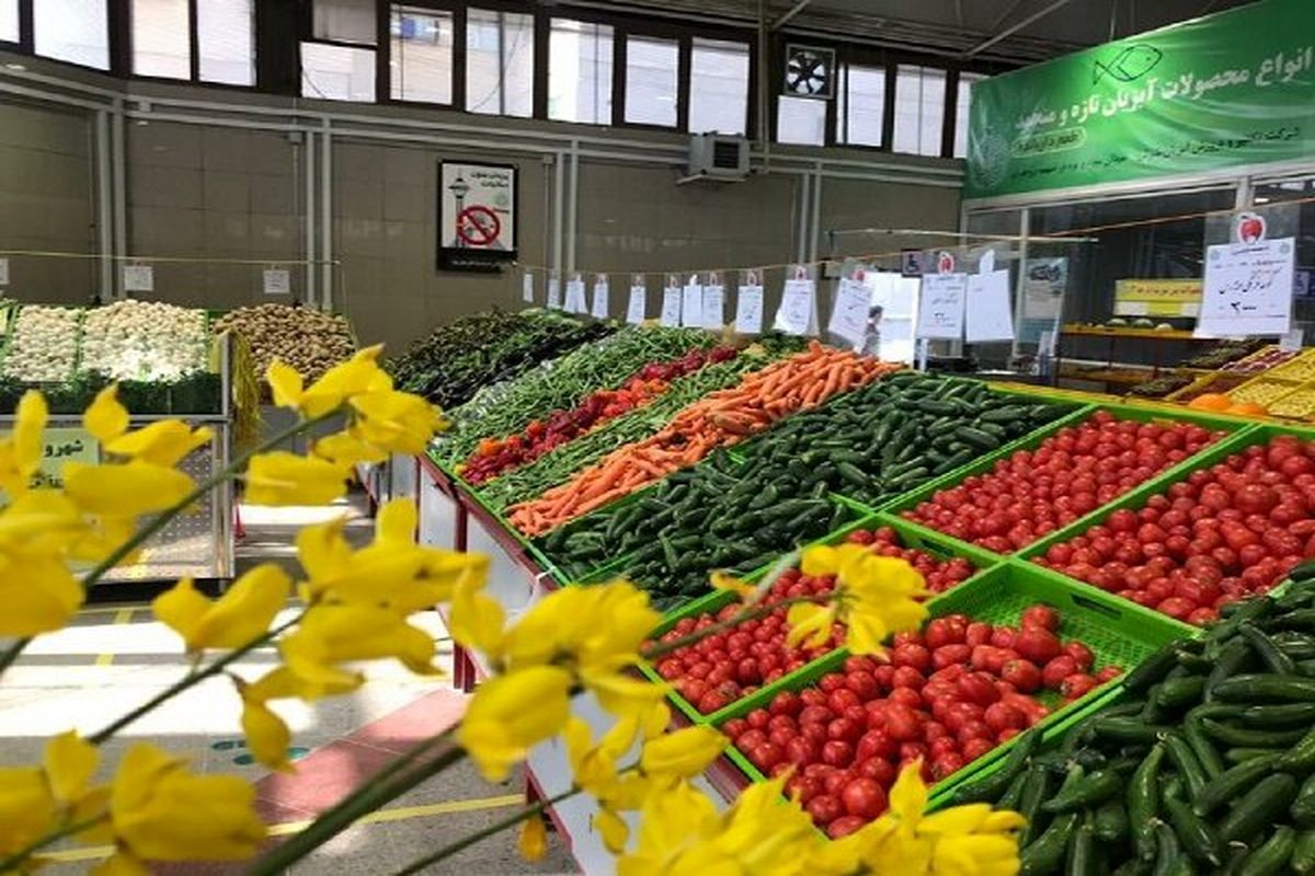 کاهش قیمت عجیب انگور و لیموترش در میادین تره بار