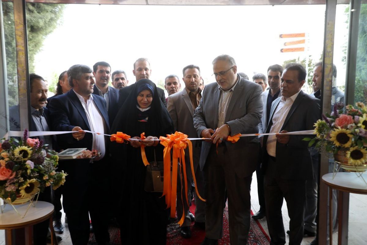 چهاردهمین نمایشگاه تخصصی فرش اصیل دستباف ایرانی در قزوین گشایش یافت
