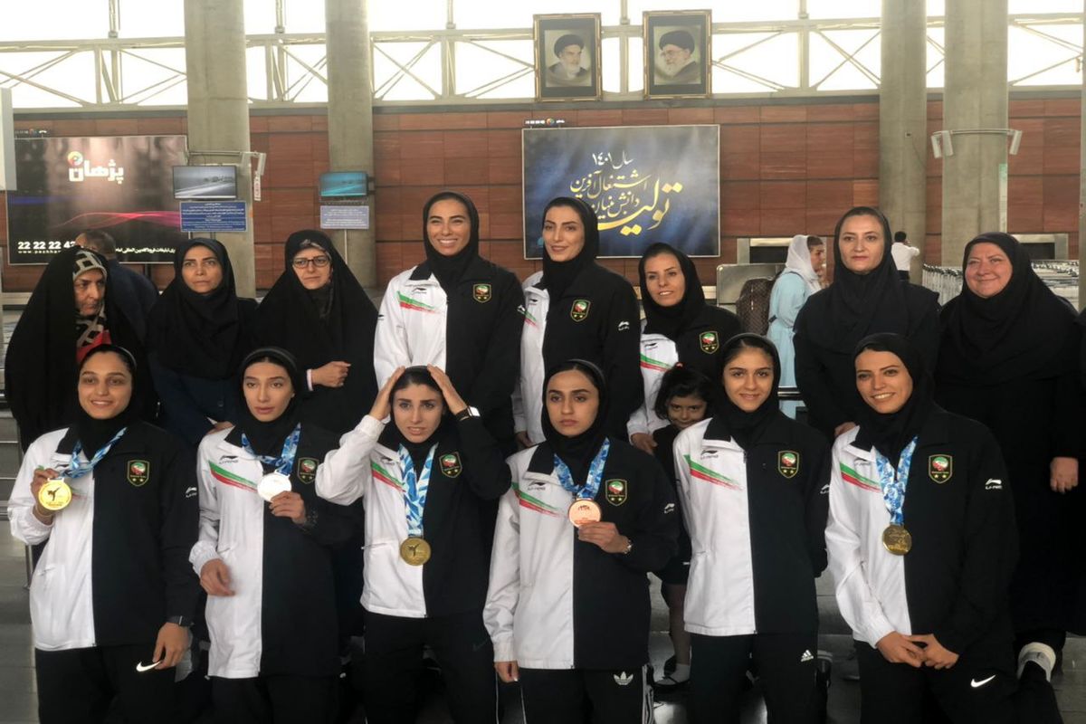 بازگشت تیم تاریخ ساز تکواندوی بانوان ایران به کشور