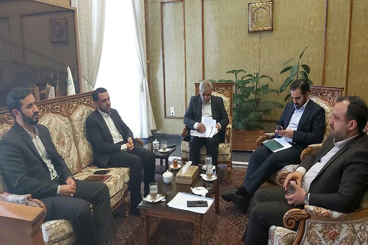 دیدار دکتر شریفیان و فرماندار اسلامشهر با وزیر اقتصاد و دارائی