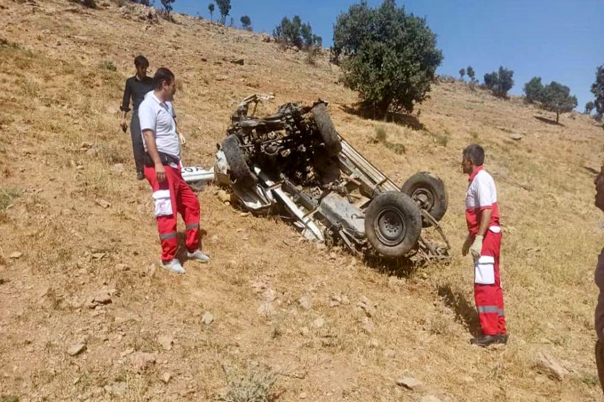 ۴ نفر فوتی و ۲ نفر مصدوم در حادثه سقوط خودروی هایلوکس به دره در محور مهاباد به سردشت