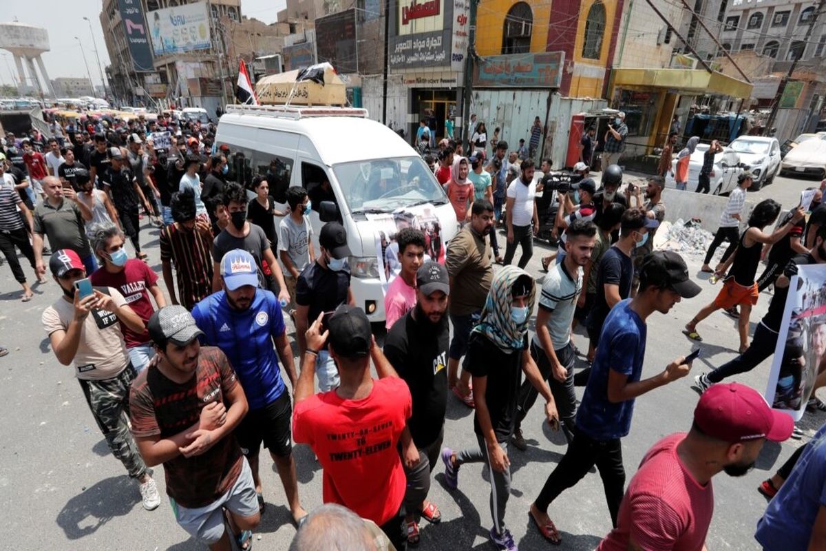 اعتراض عراقی ها در پی قطع برق به علت افزایش دما