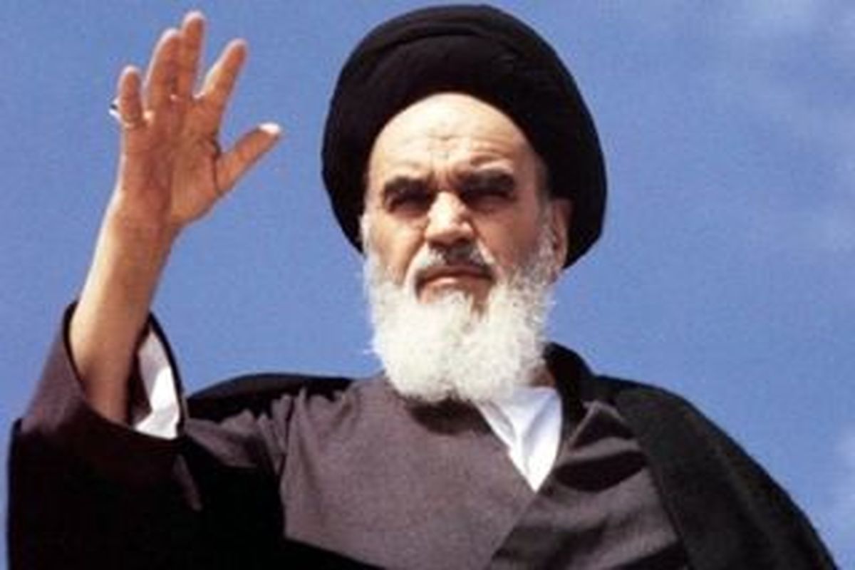 بررسی فتوای تاریخی حضرت امام خمینی(ره) درباره سلمان رشدی