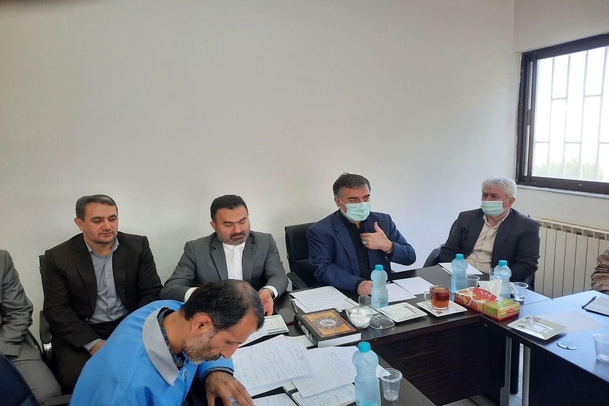 استاندار مازندران: مسئولان تا بازگشت زندگی مردم به روال عادی نباید منطقه سیل‌زده را ترک کنند
