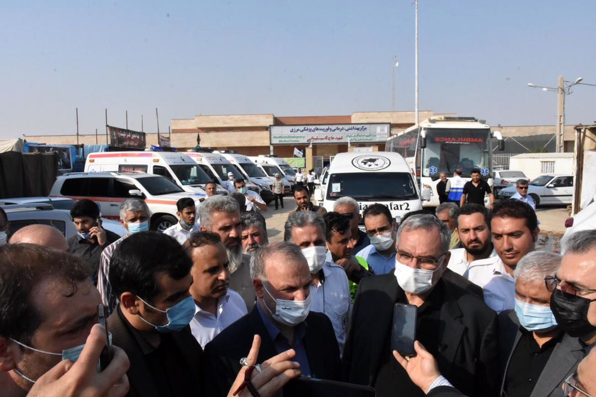 وزیر بهداشت: آماده‌ باش پرسنل درمان با ۴۵۰۰ تخت در مرزهای اربعین
