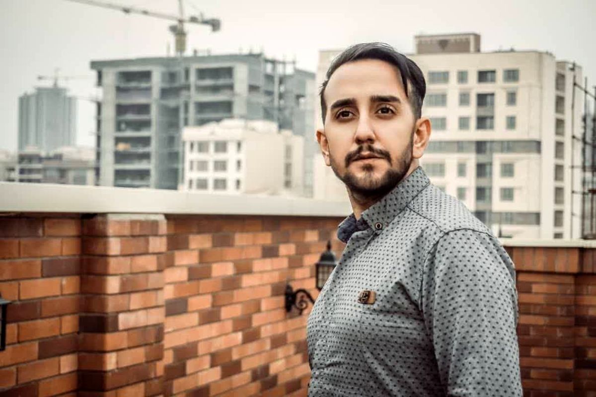 جاموس پارسا خواننده ، نوازنده و تنظیم کننده