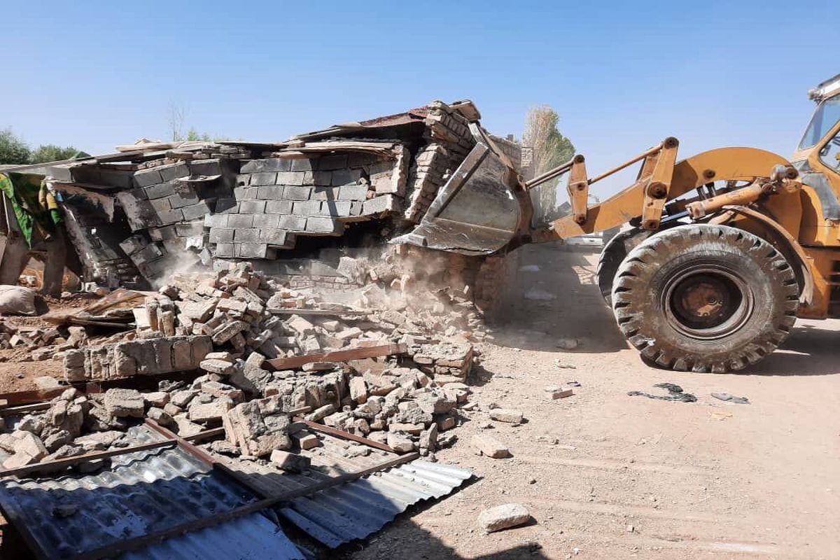 ساخت‌وسازهای غیرمجاز در پاکدشت تخریب شد