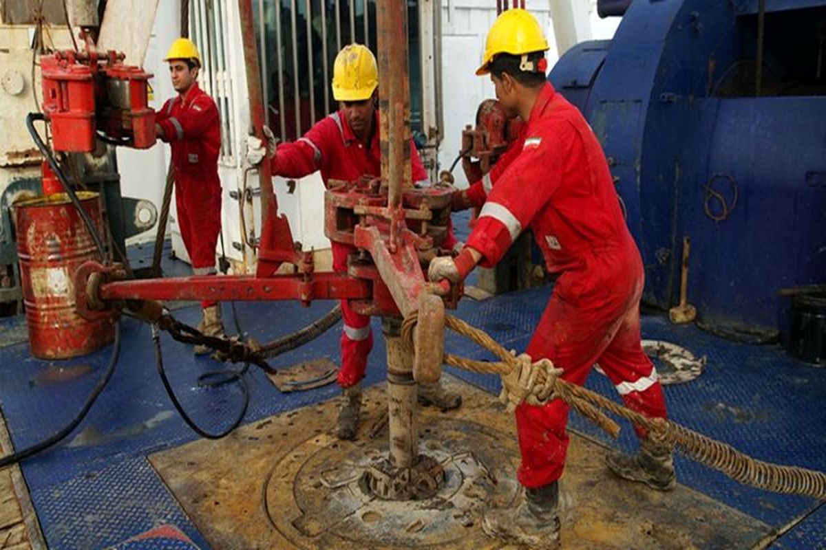 صنعت نفت با درخشش پژوهشگران جهاددانشگاهی خوزستان خودکفا شد