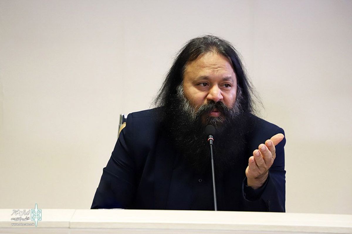 کوروش زارعی: حمایت دولت از تئاتر گره‌گشا است