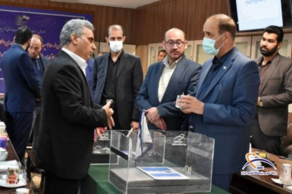 رونمایی از محصولات پژوهشکده رانشگرهای فضایی پژوهشگاه فضایی ایران