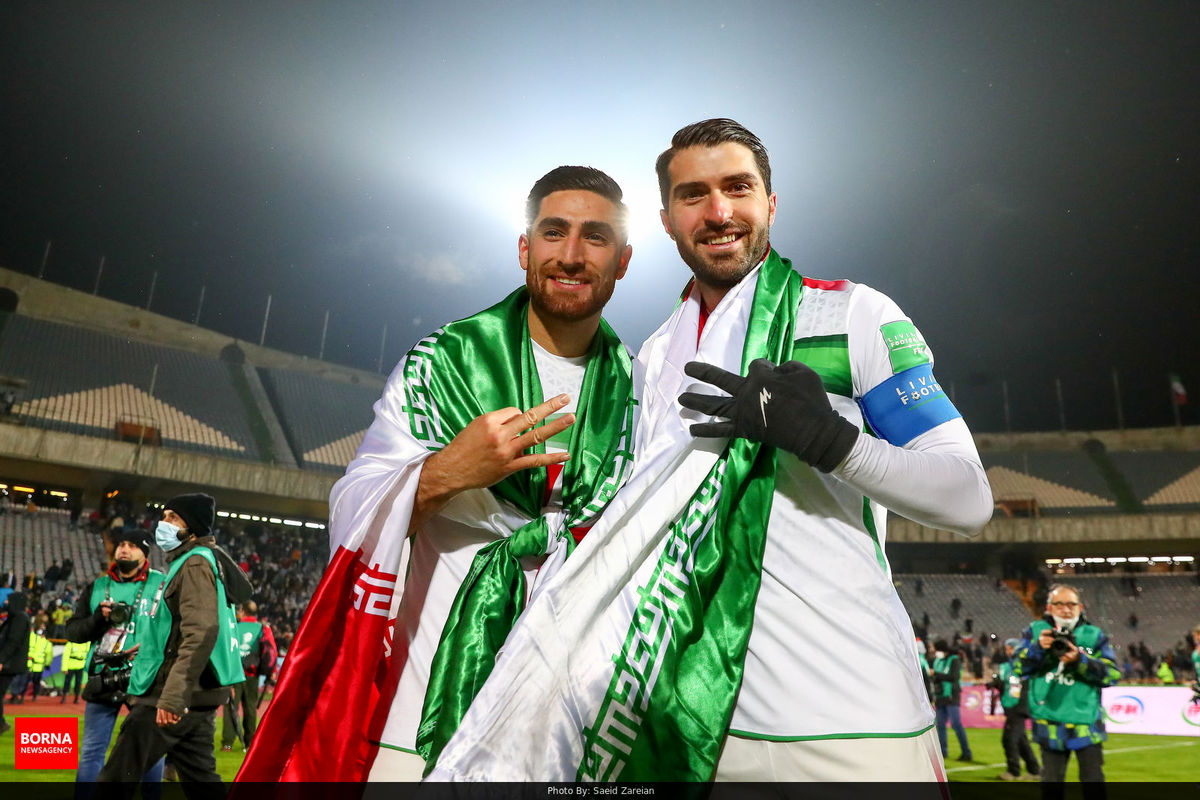 مرغ انصاری فرد یک پا دارد!