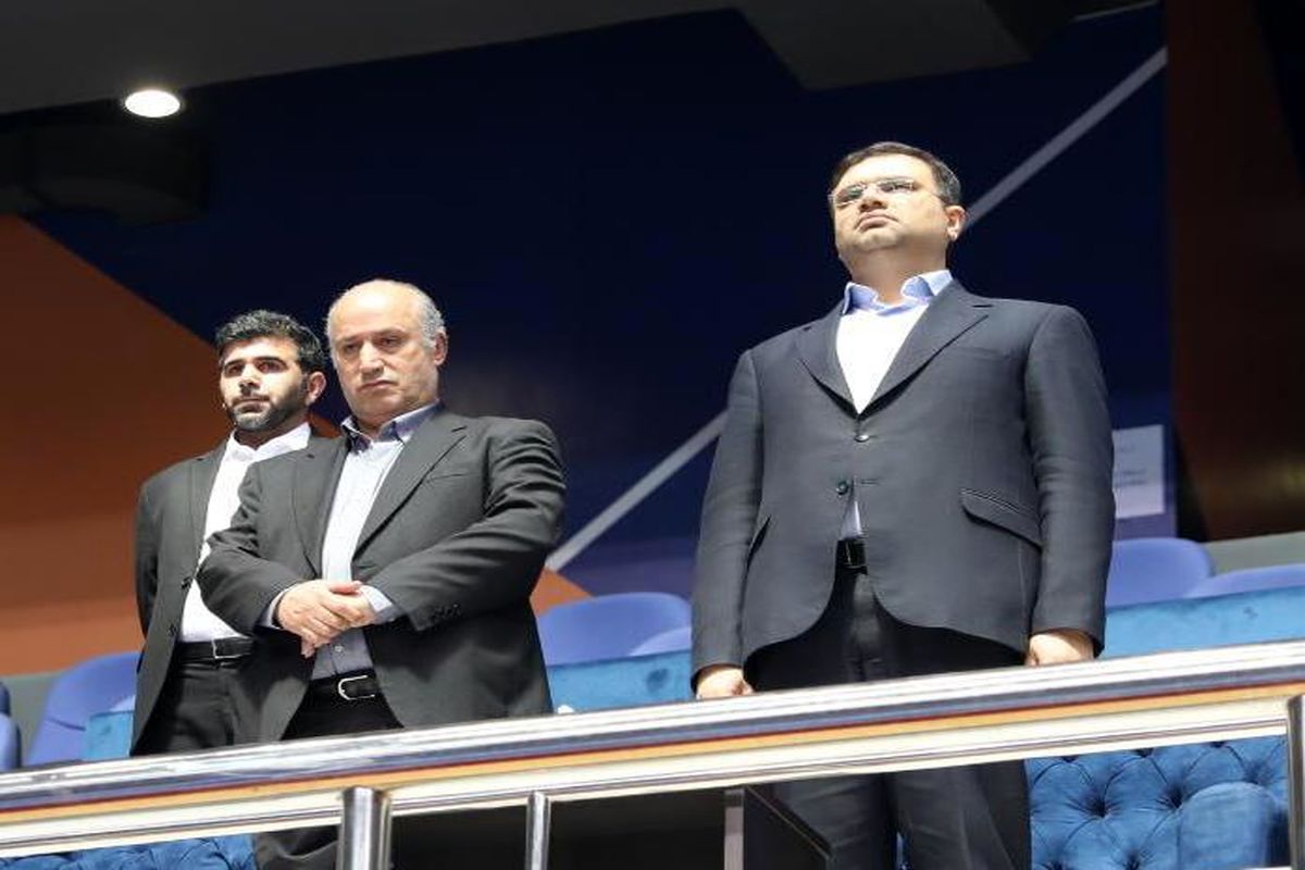 رئیس فدراسیون فوتبال تماشاگر مسابقه ایران