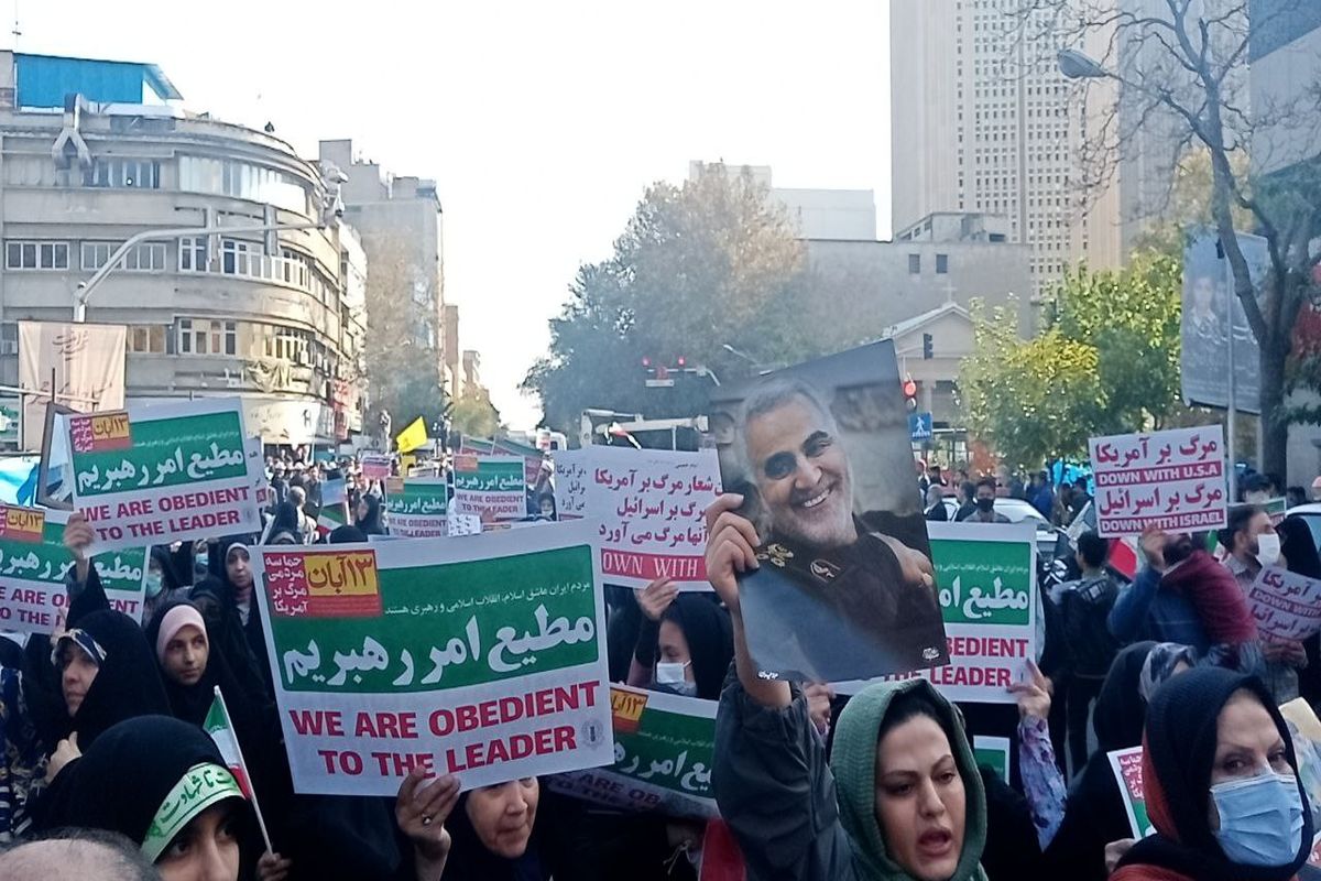 راهپیمایی ۱۳آبان‌ماه| ایران یکصدا علیه آشوب/ مطالبه برای محاکمه تروریست‌ها