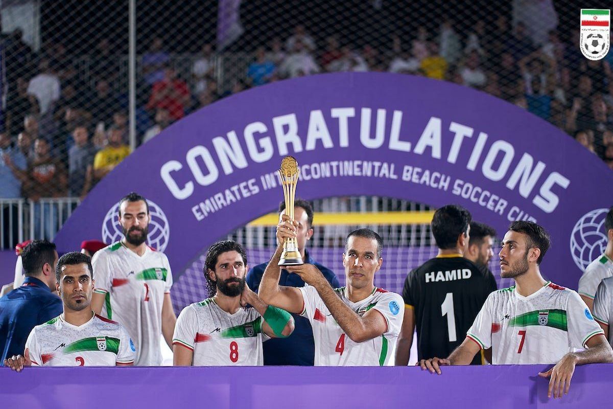 قهرمانان ساحلی‌باز با جام به تهران رسیدند+ تصاویر