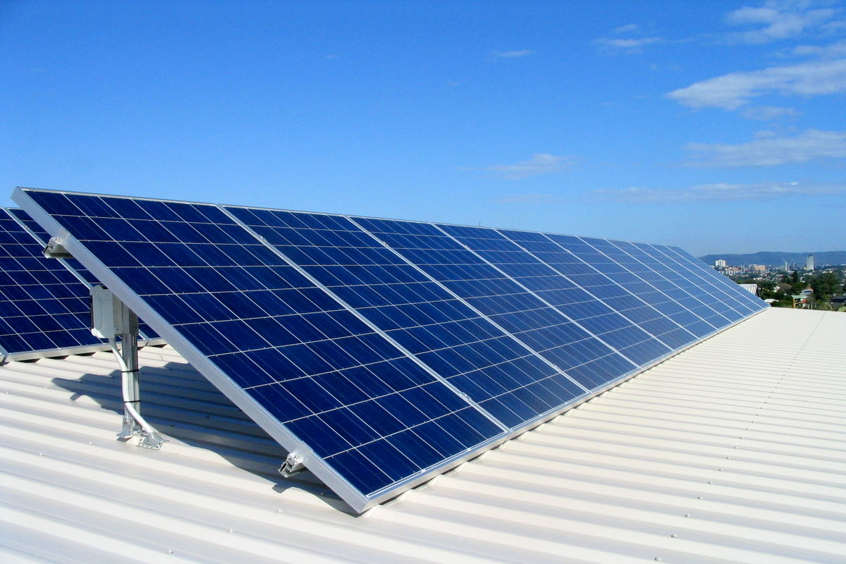 نصب ۱۲۰۰ پنل خورشیدی در روستاهای محروم اردبیل