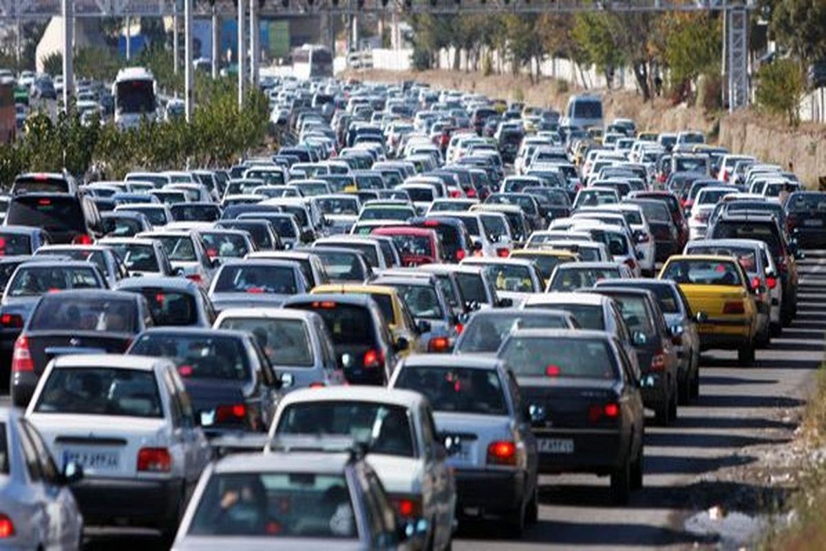 ترافیک در آزاد راه کرج_تهران سنگین است