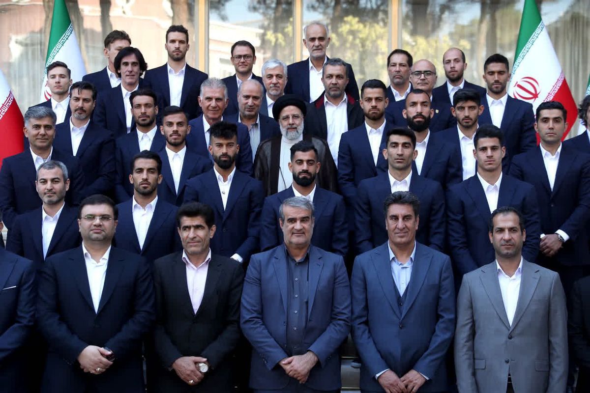 بدرقه ملی‌پوشان فوتبال ایران با حضور رئیس‌جمهور