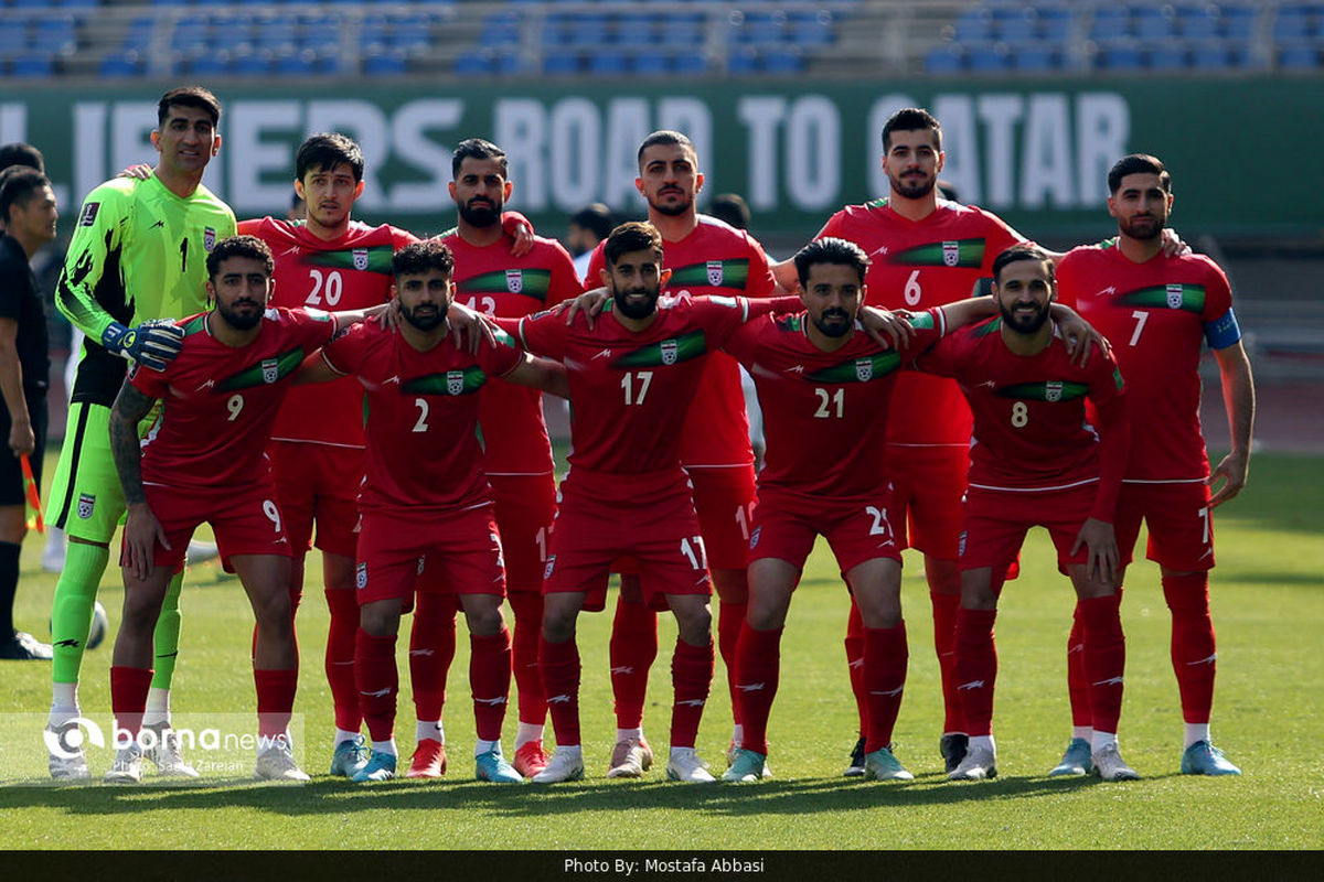 ایران قرمز می‌پوشد، انگلیس سفید