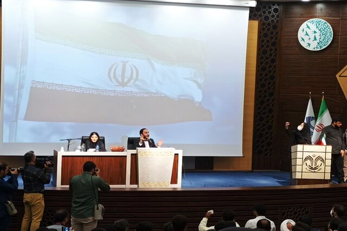 بهادری جهرمی در قم: دشمن از قدرت جوانان ما می‌ترسد