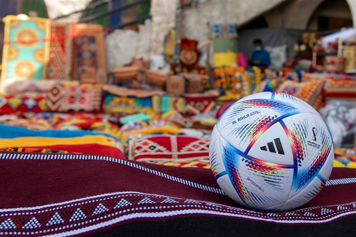 توپ‌های جام جهانی قبل از هر مسابقه با برق شارژ می‌شوند+ عکس