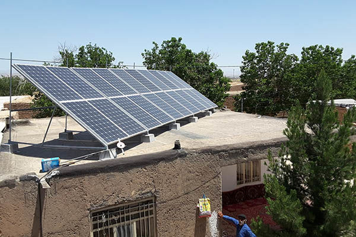 نصب  ۲ هزار پنل خورشیدی در مناطق محروم آذربایجان غربی