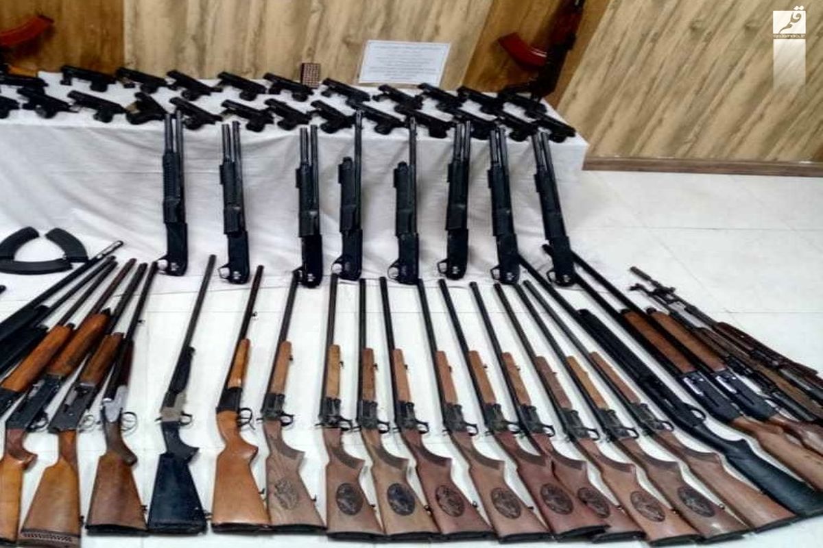 کشف ۲۴ سلاح غیرمجاز در خرم آباد