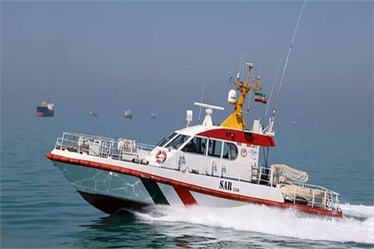 نجات ۱۲ گردشگر دریایی و قایق آنها توسط ناجی ۱۱ و قایق همیار ناجی