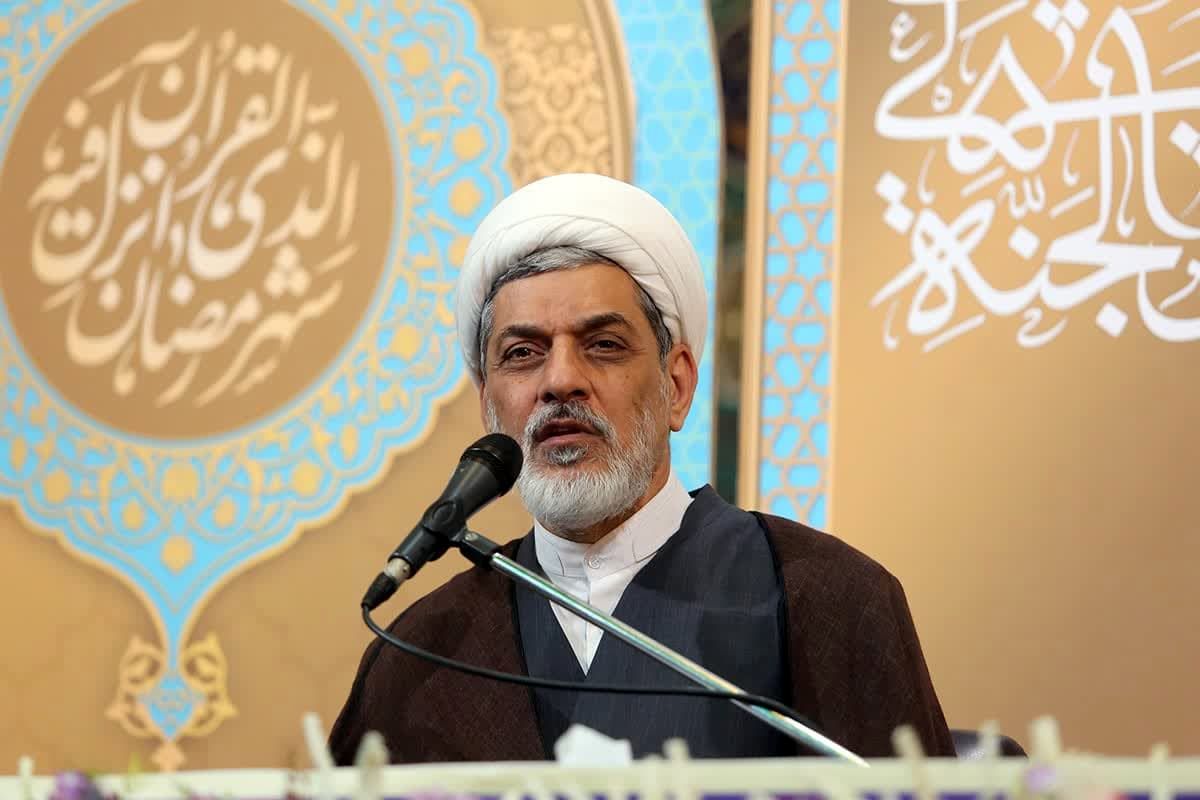 شب قدر دور برگردان زندگی از پندارهای باطل است