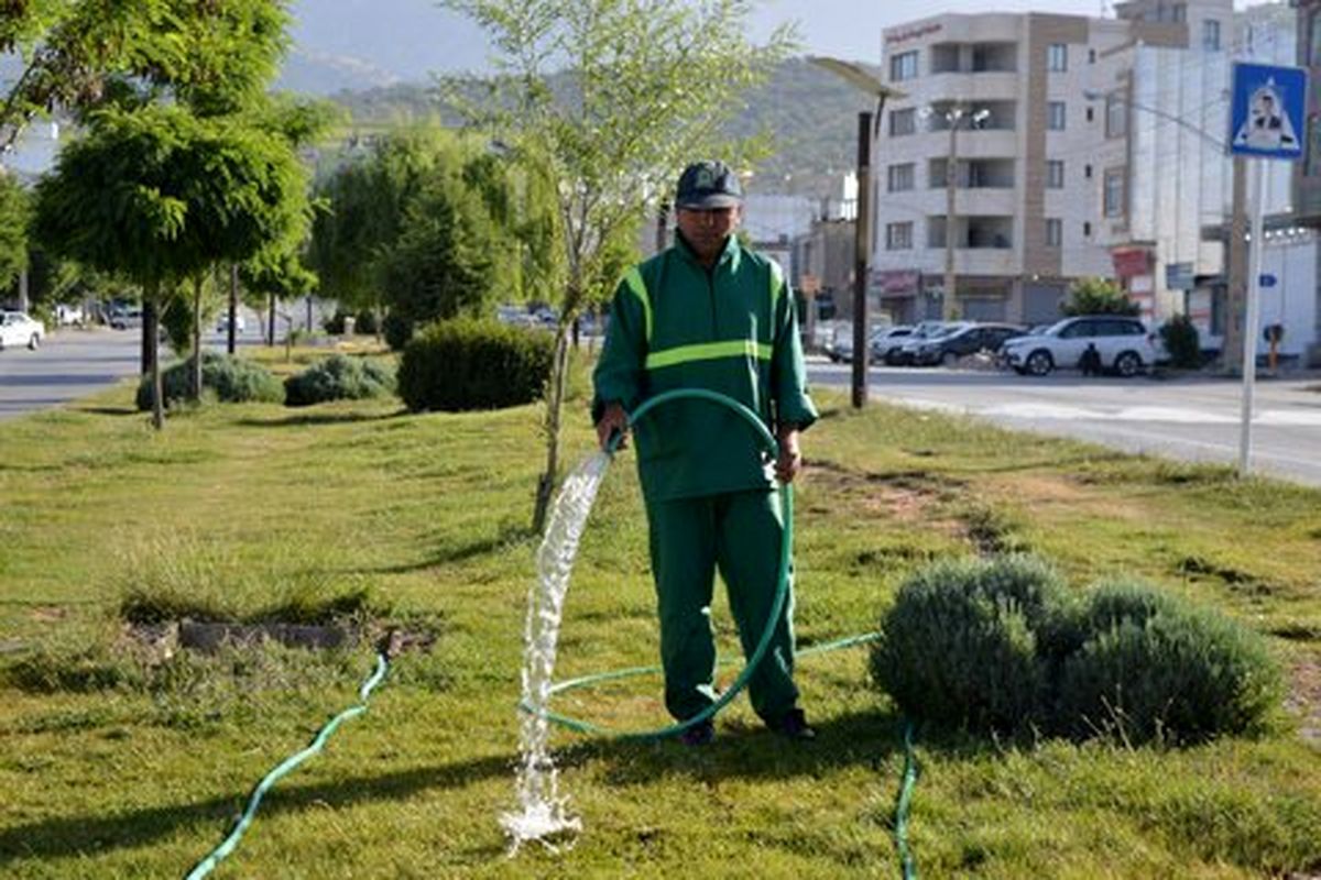 راهکارهای شهرداری منطقه یک تهران برای صرفه جویی آب در آبیاری فضای سبز
