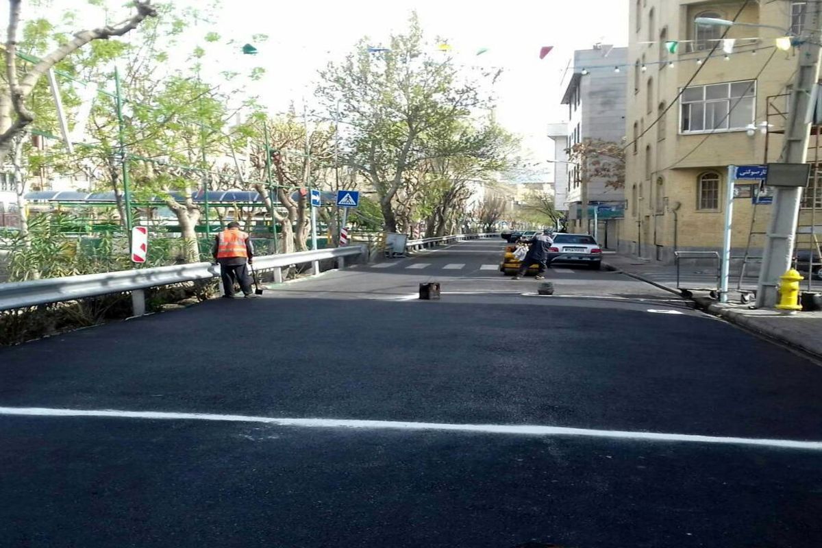 اجرای  ۲۳ هزار متر مربع  بهسازی، آسفالت و پیاده روسازی در منطقه ۱۳