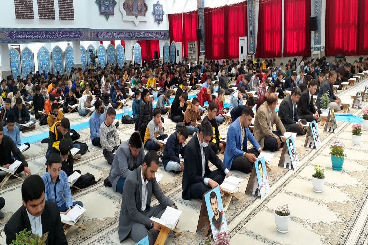شرکت بیش از ۱۰۰۰ نفر از دانش آموزان شهرستان بویراحمد در محفل انس با قرآن