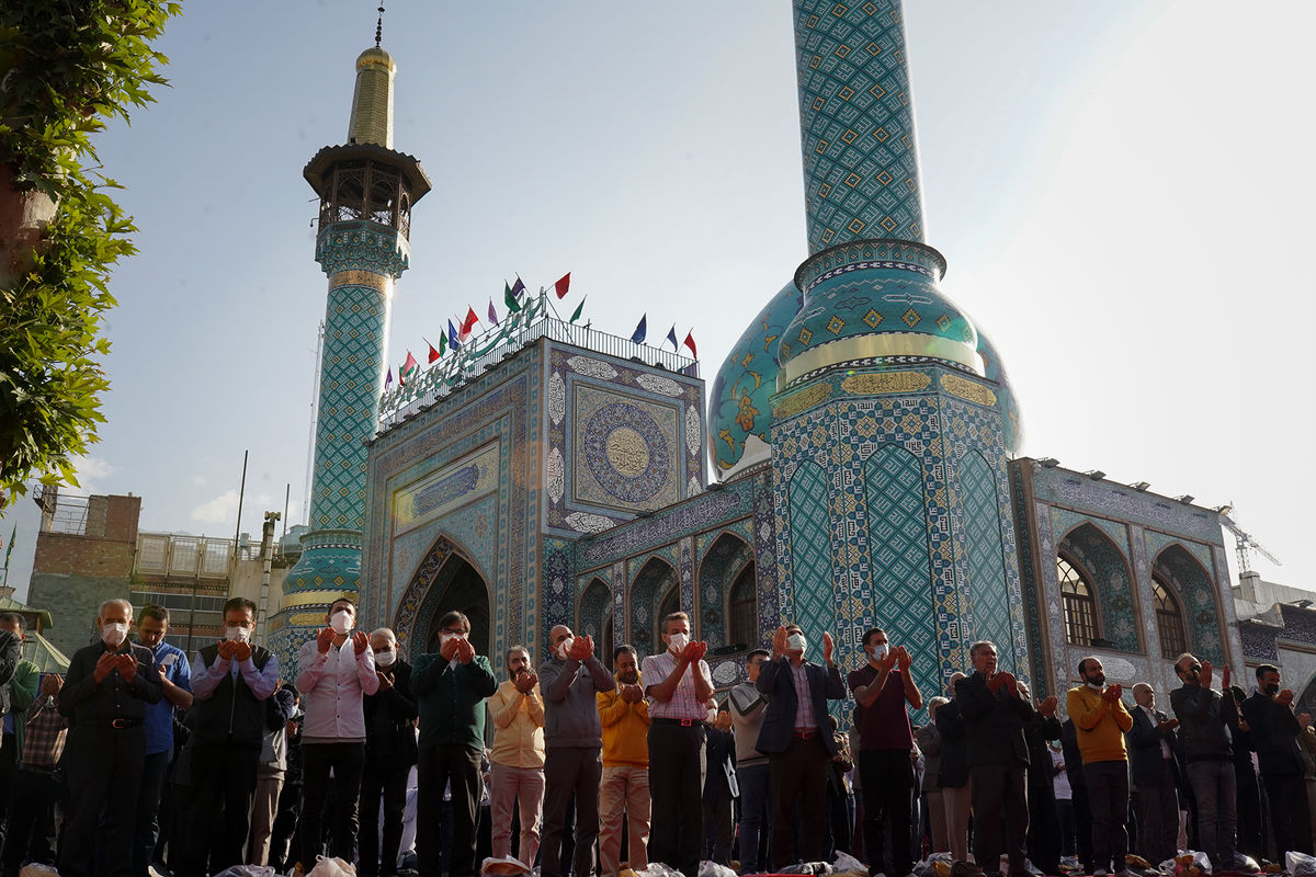 اقامه نماز عید فطر در ۲ هزار بقعه متبرکه کشور