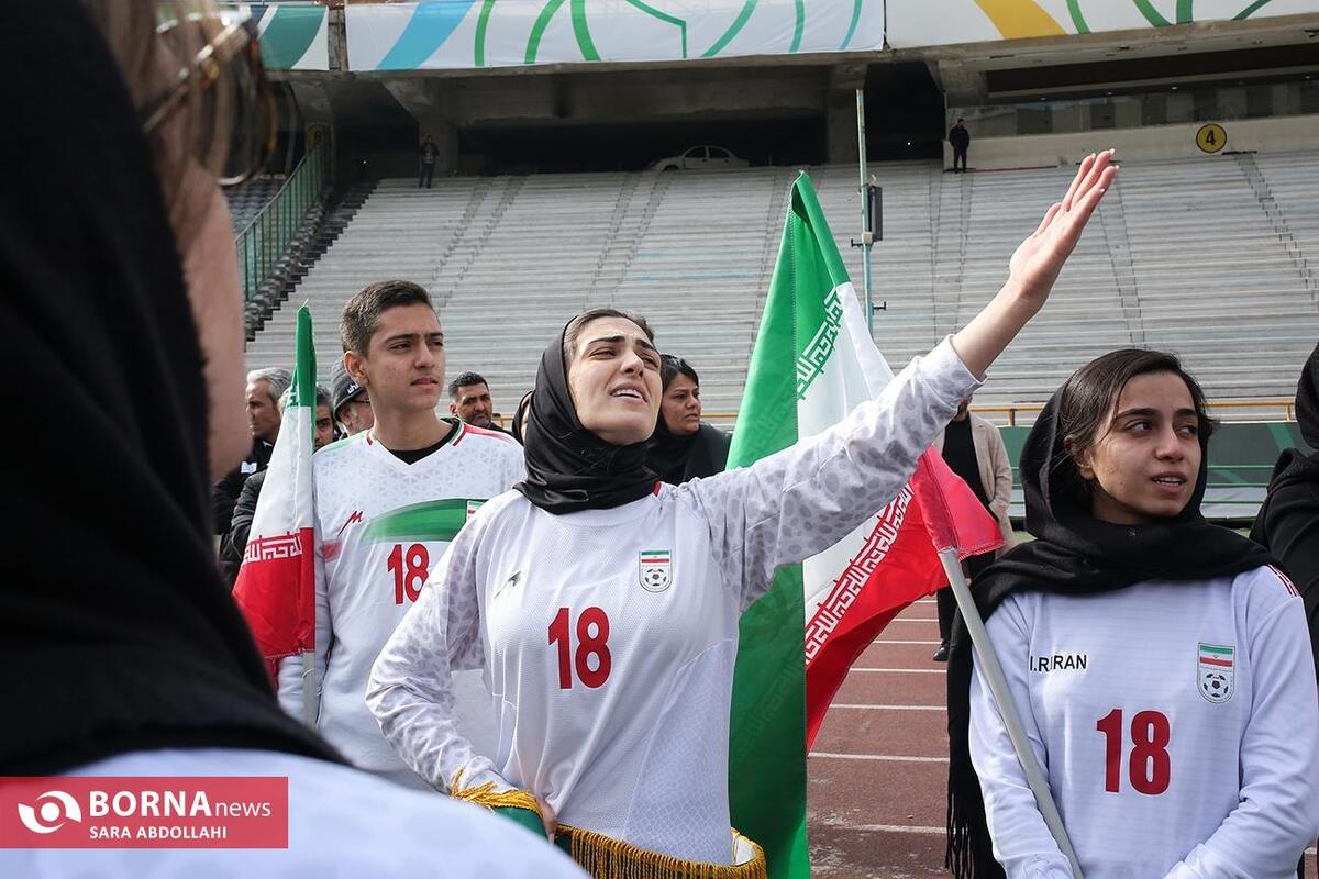 تشییع پیکر ملیکا محمدی در ورزشگاه آزادی - ۲