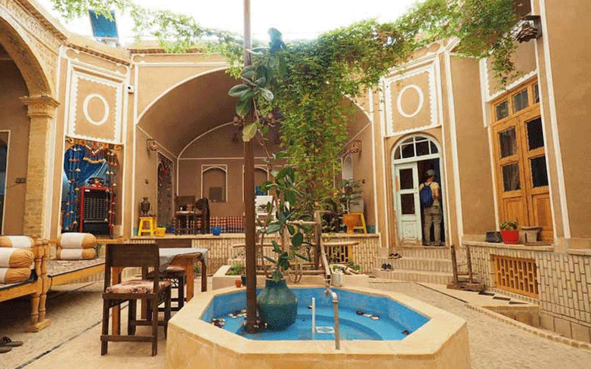 عبیری: تمدید مجوز بومگردی ها منوط به دریافت گواهینامه آموزشی است