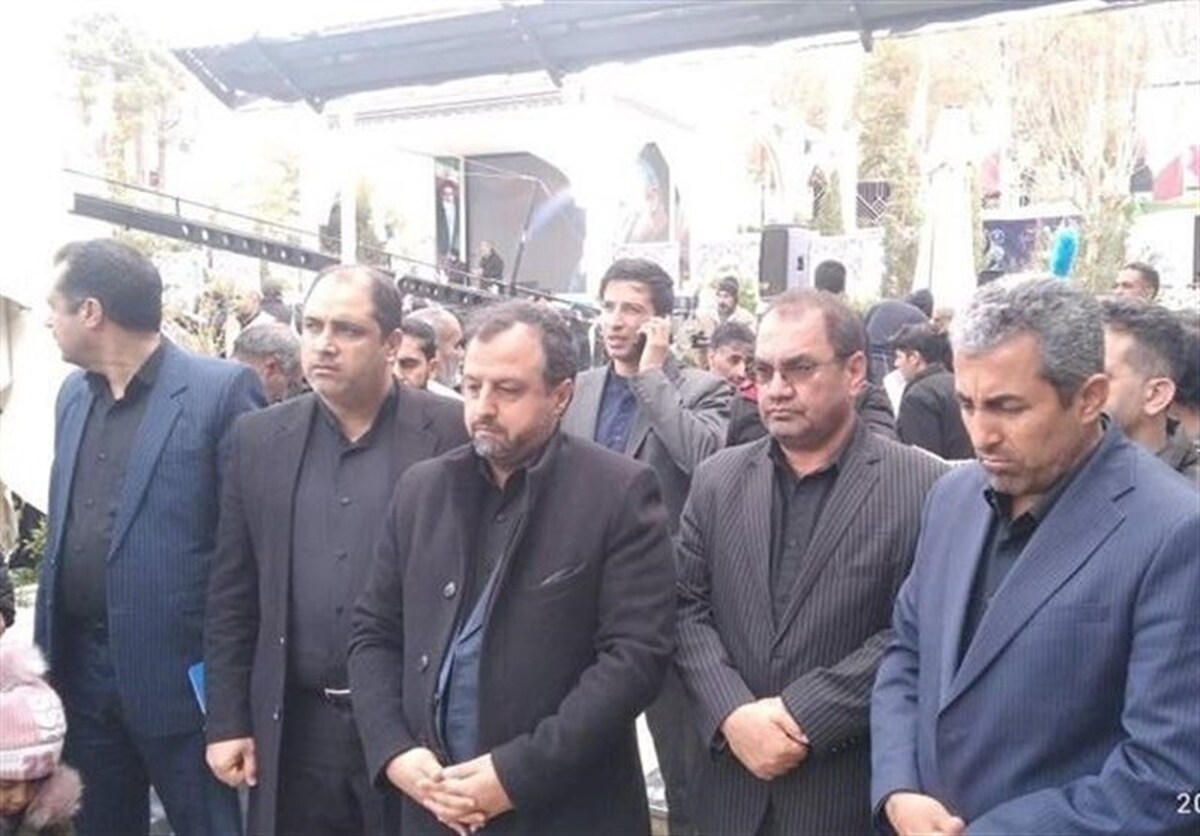 حضور وزیر اقتصاد در محل گلزار شهدای کرمان/ عیادت خاندوزی از مجروحان حادثه تروریستی