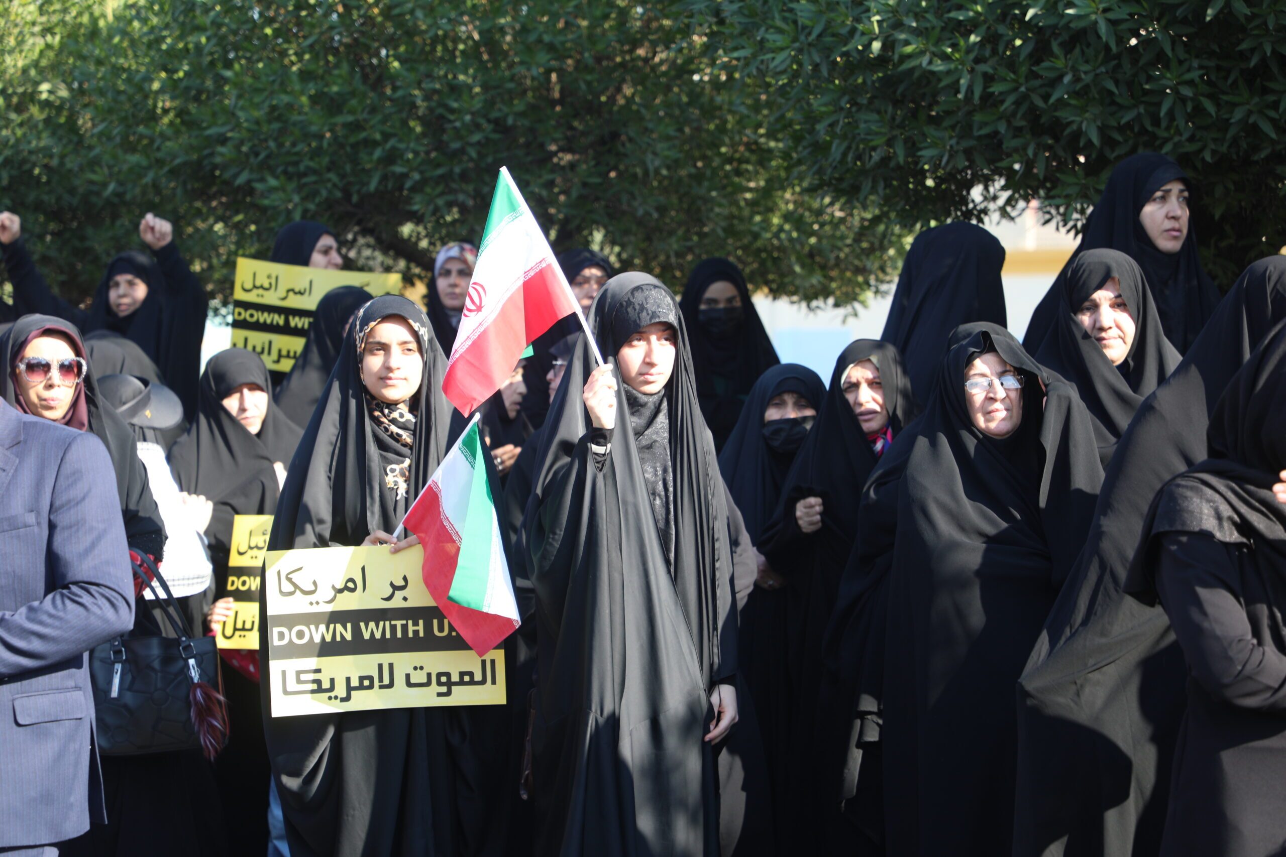 استاندار خوزستان: خون شهدا در قلب ملت به جوش آمده است / ریشه داعشیان را بر می چینیم استاندار خوزستان: خون شهدا در قلب ملت به جوش آمده است / ریشه داعشیان را بر می چینیم