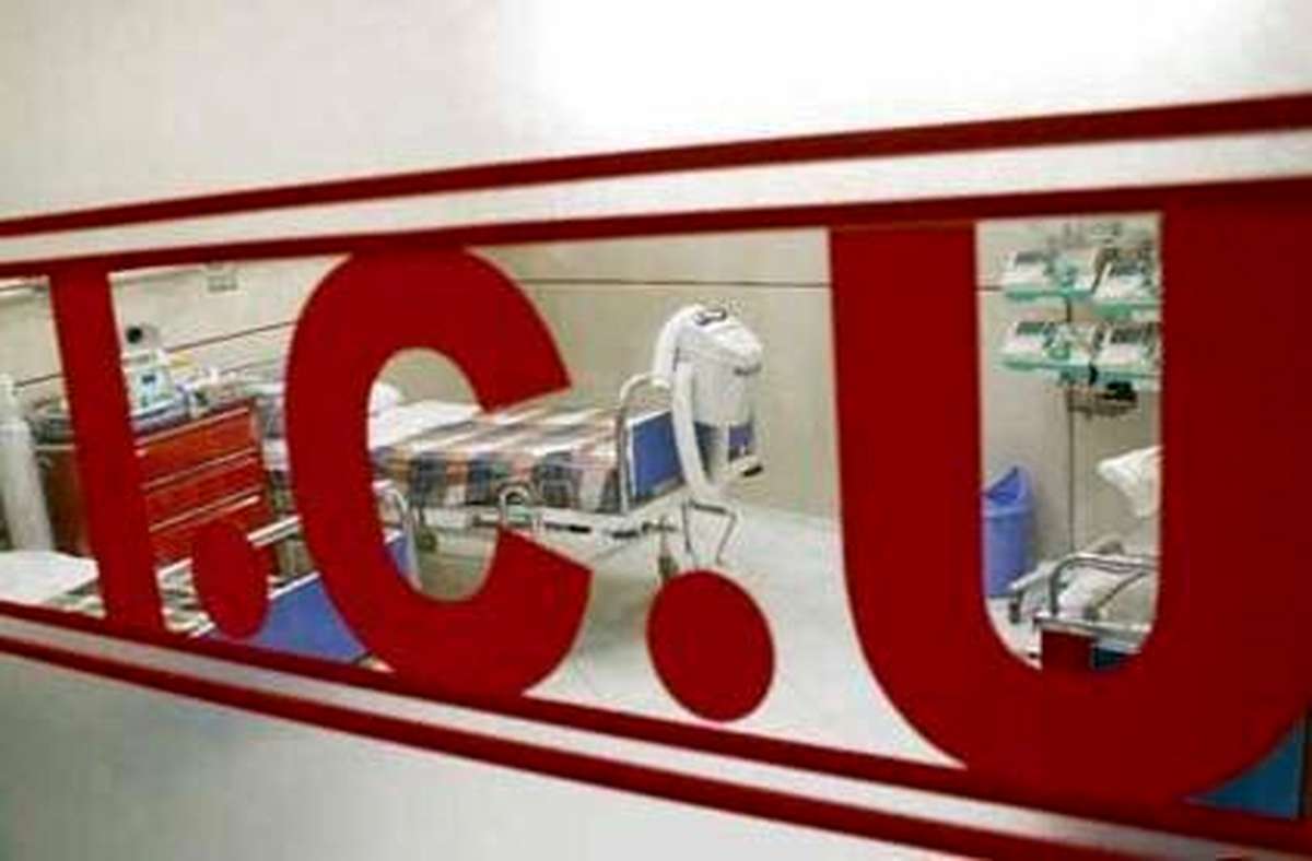 ۴ مجروح حادثه تروریستی کرمان در بیمارستان بستری هستند